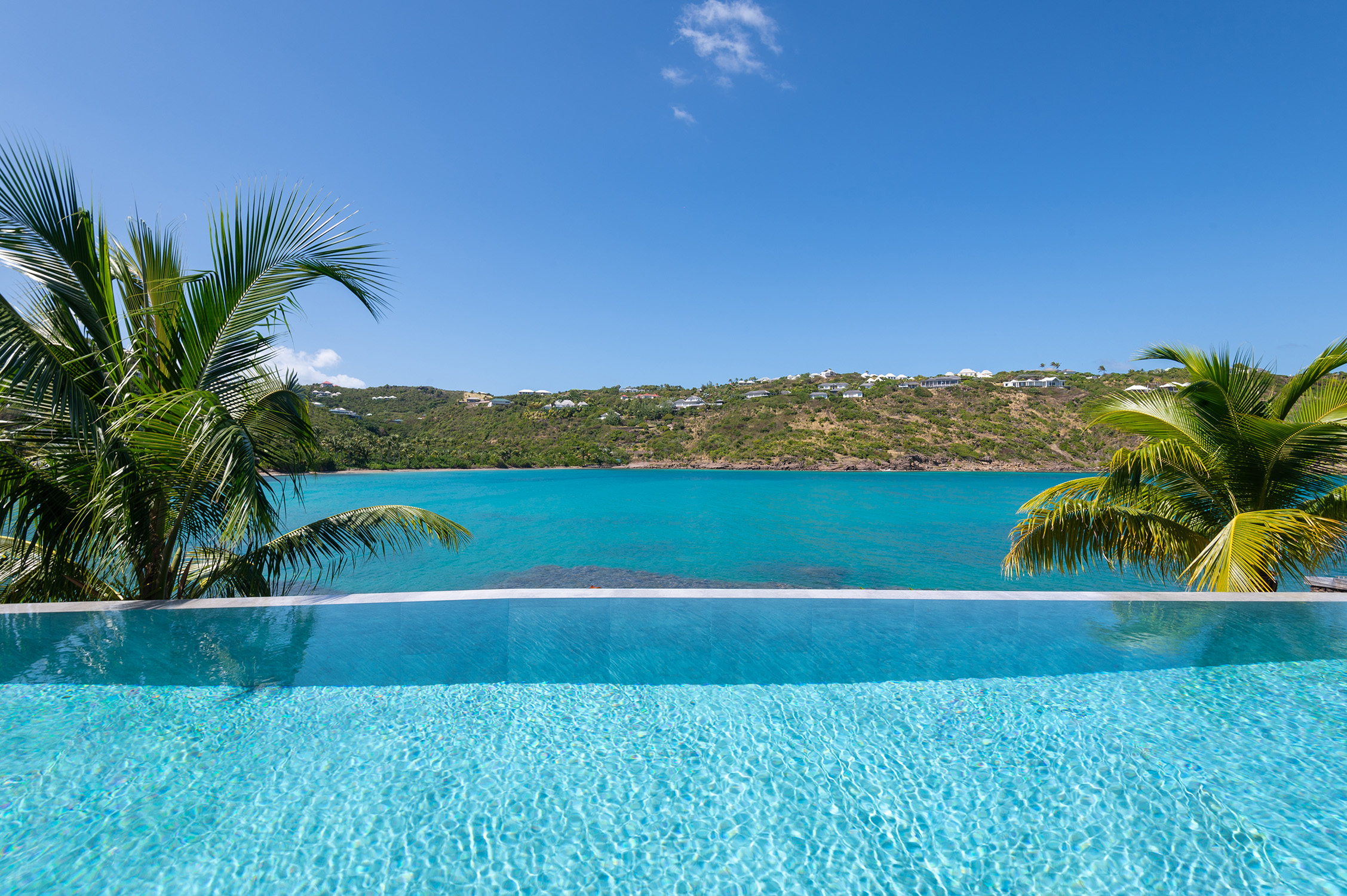 Villa Linda – Luxury 5-Bedroom Seafront Villa in Marigot St Barts