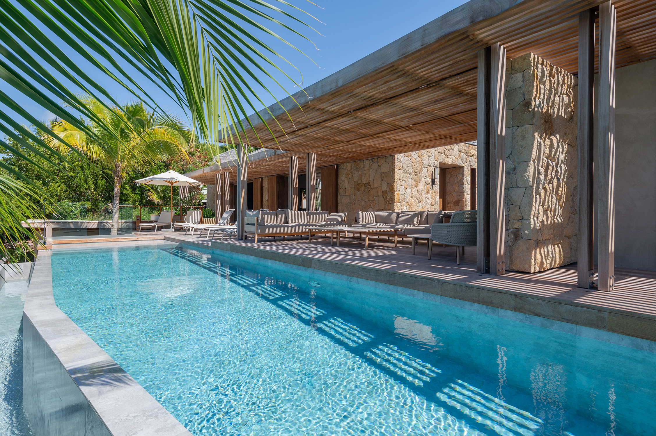 Villa Linda – Luxury 5-Bedroom Seafront Villa in Marigot St Barts