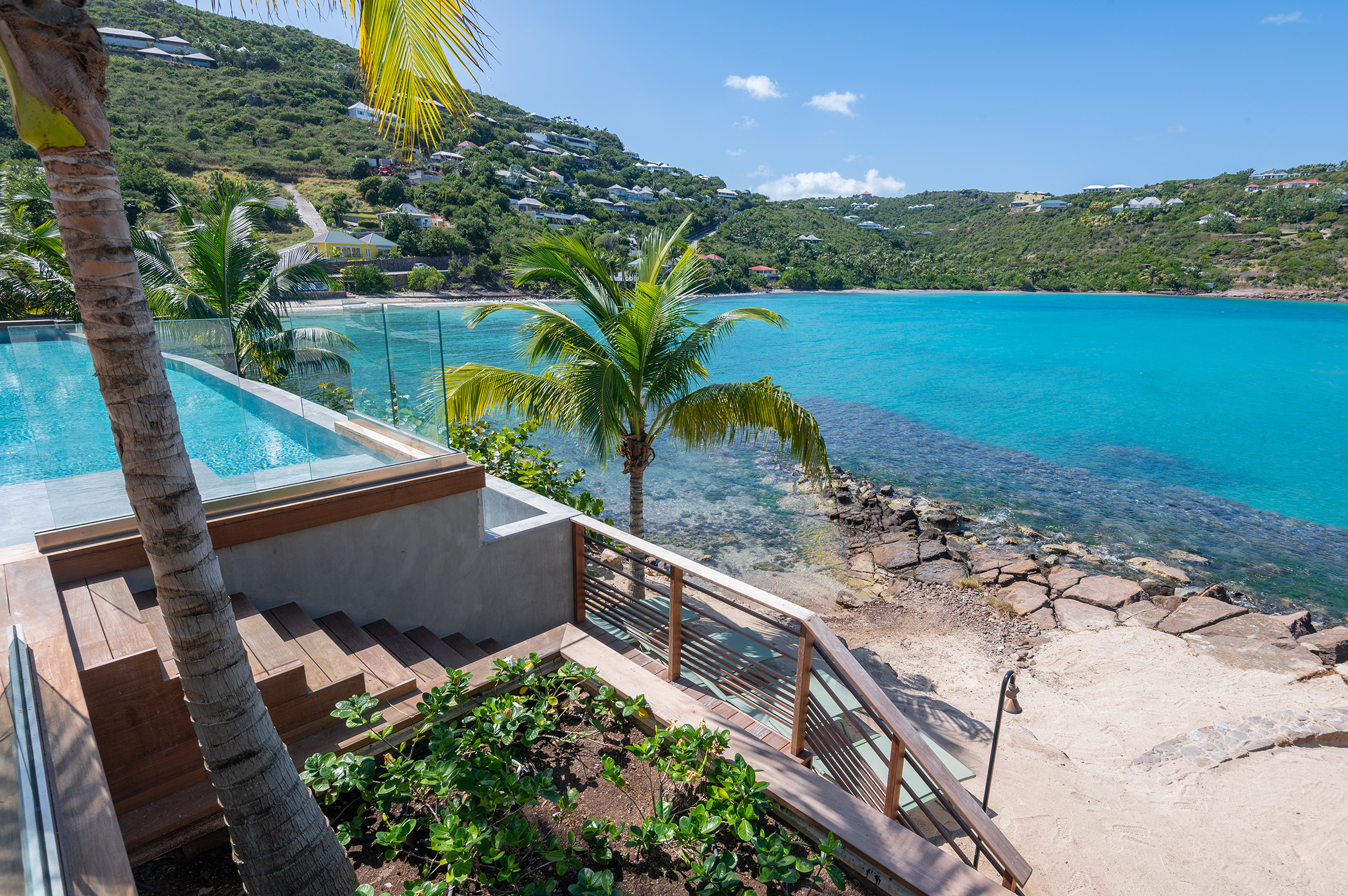 Villa Linda – Luxury 5-Bedroom Seafront Villa in Marigot St Barts