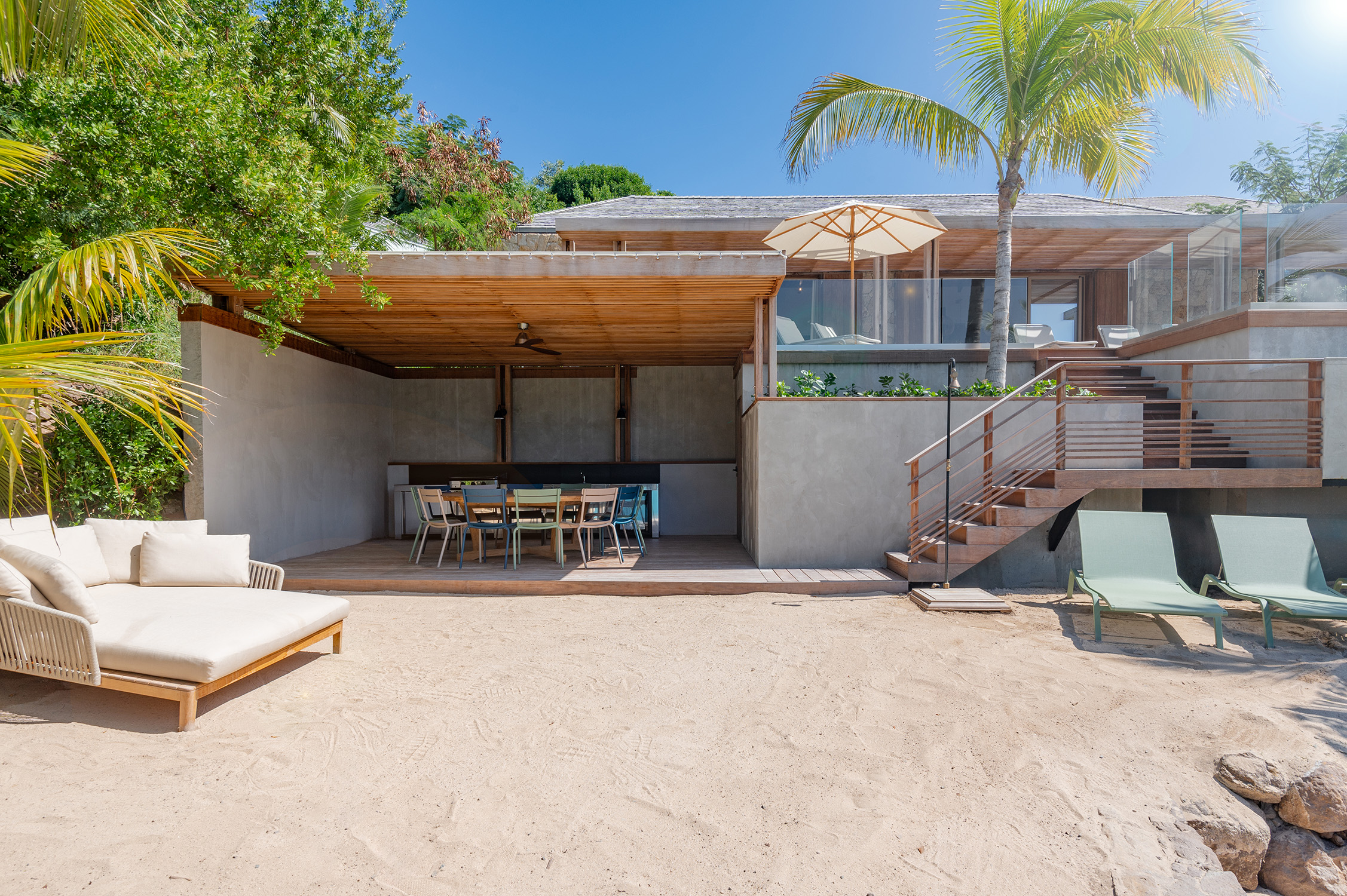 Villa Linda – Luxury 5-Bedroom Seafront Villa in Marigot St Barts