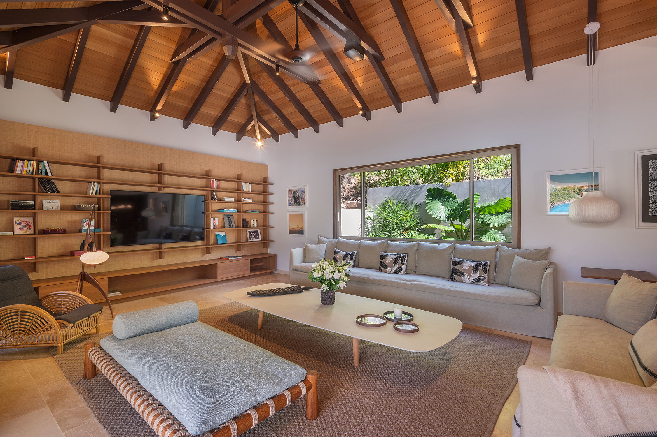Villa Linda – Luxury 5-Bedroom Seafront Villa in Marigot St Barts