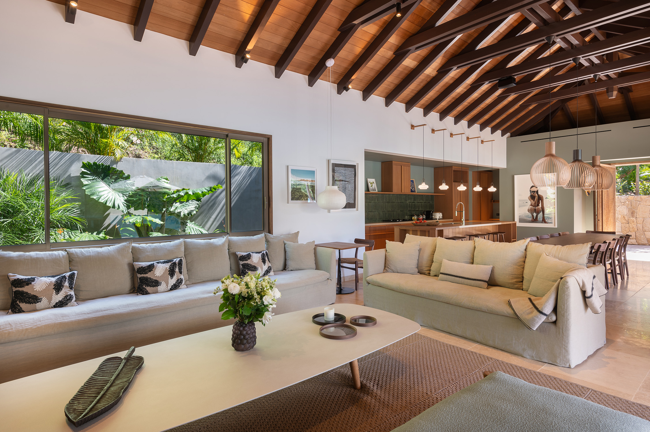 Villa Linda – Luxury 5-Bedroom Seafront Villa in Marigot St Barts