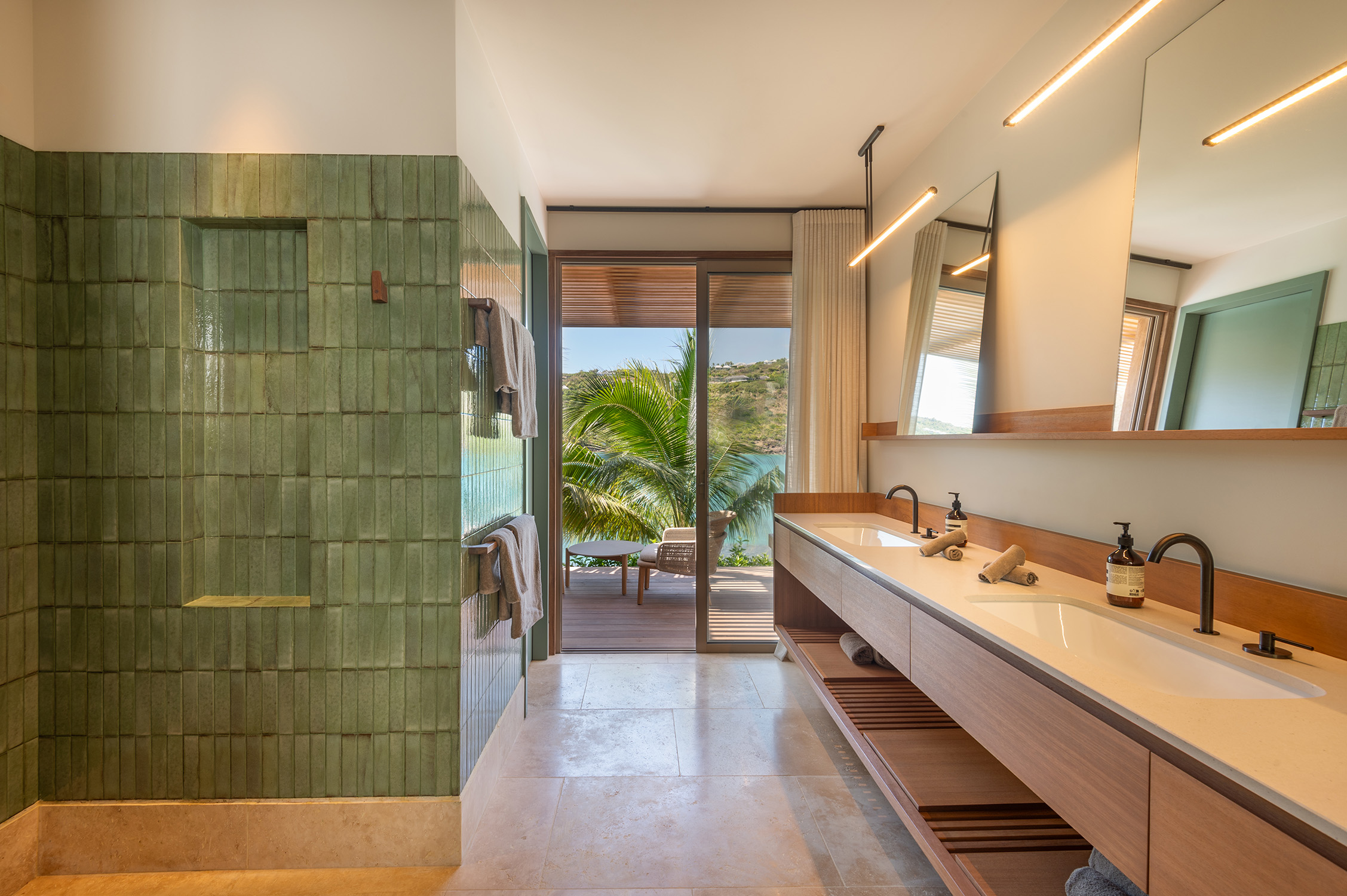 Villa Linda – Luxury 5-Bedroom Seafront Villa in Marigot St Barts