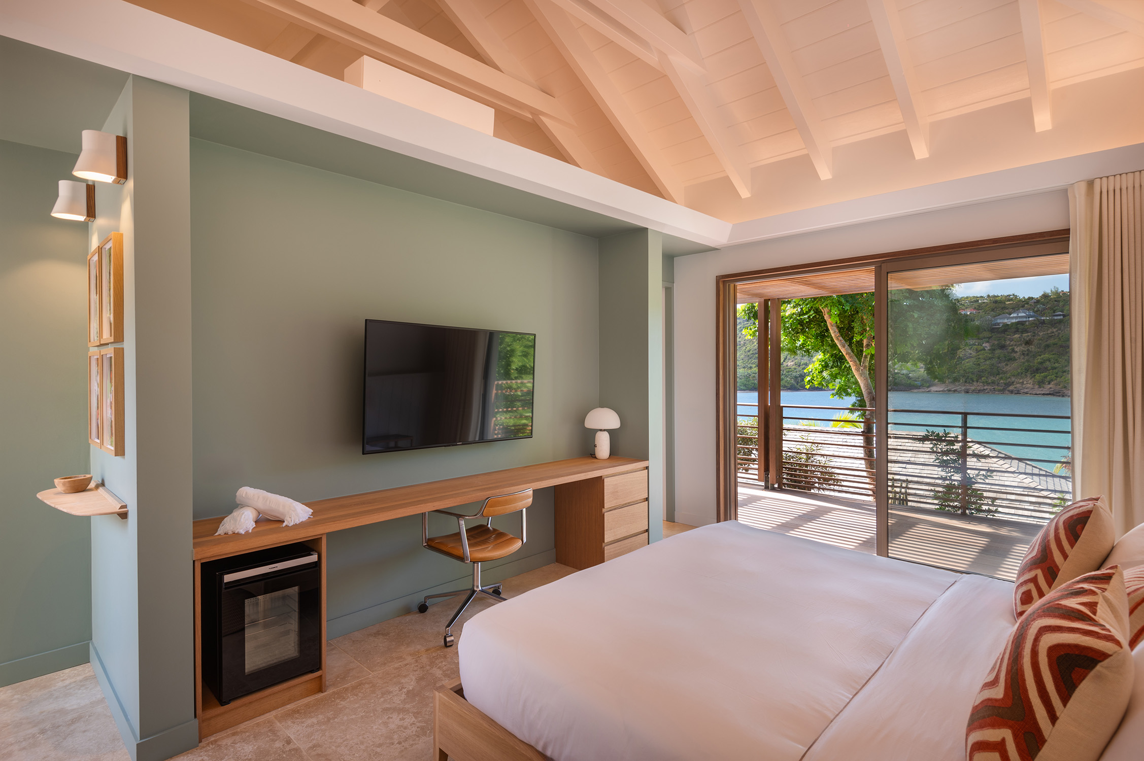 Villa Linda – Luxury 5-Bedroom Seafront Villa in Marigot St Barts