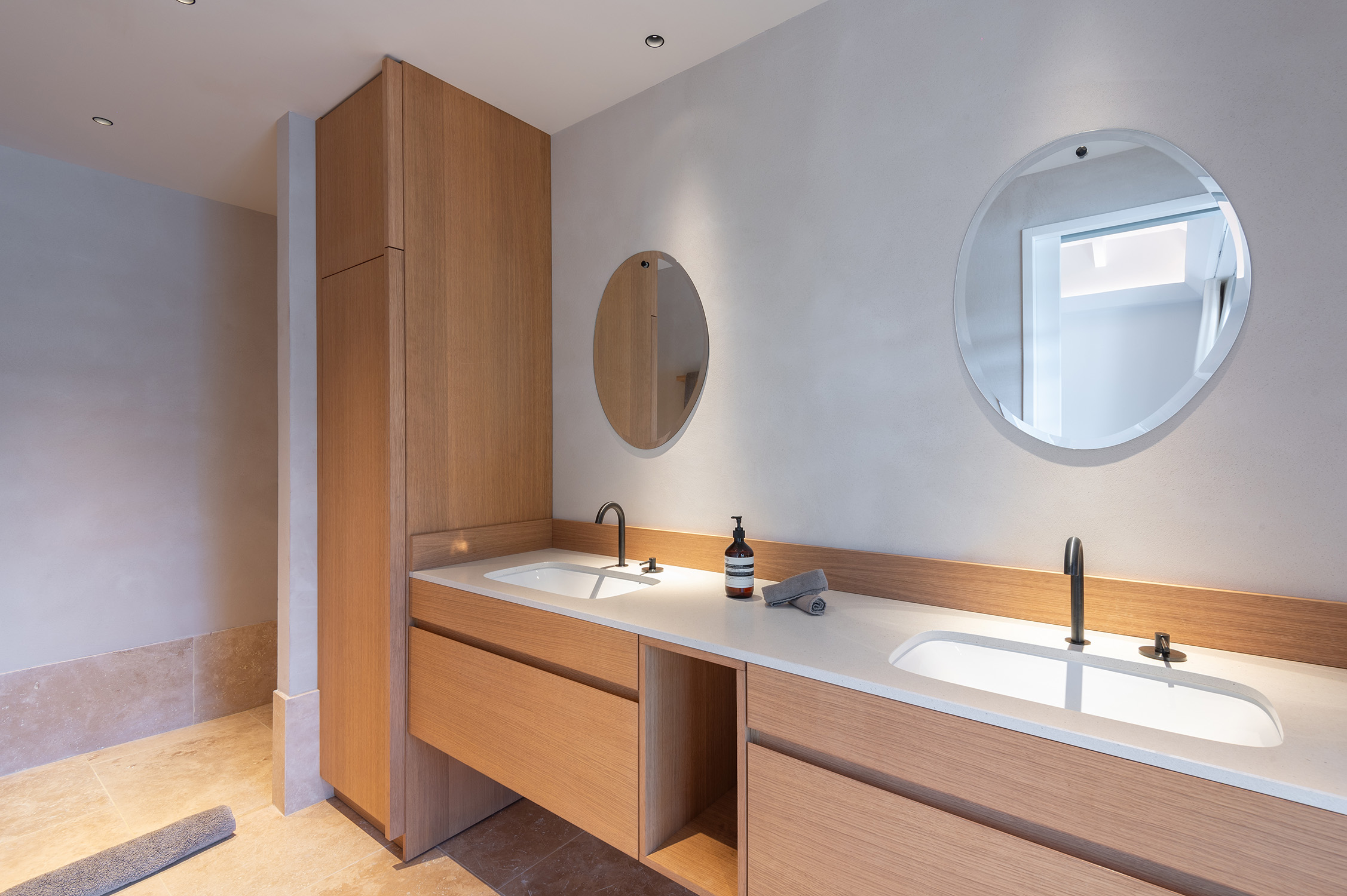 Villa Linda – Luxury 5-Bedroom Seafront Villa in Marigot St Barts